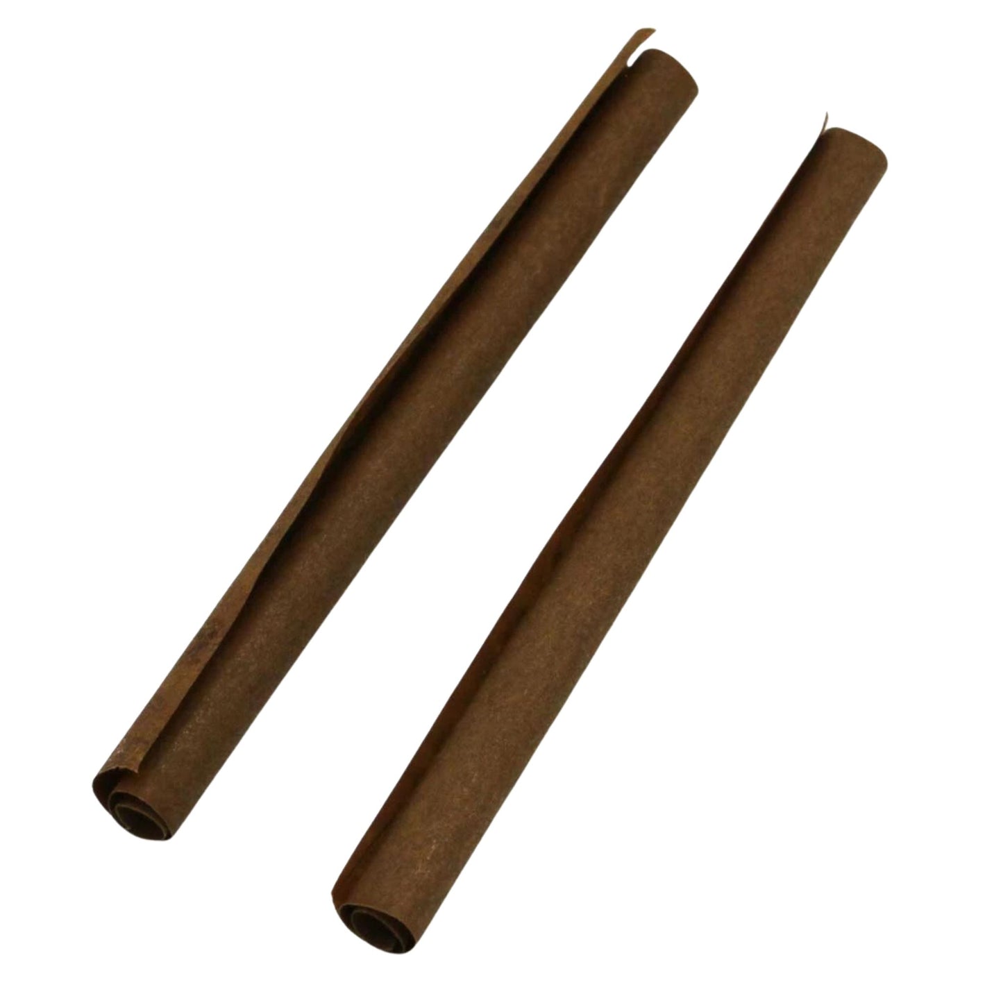 Zwei vorgerollte Juicy Blunts Tropical in Naturbraun, bereit zum Befüllen.