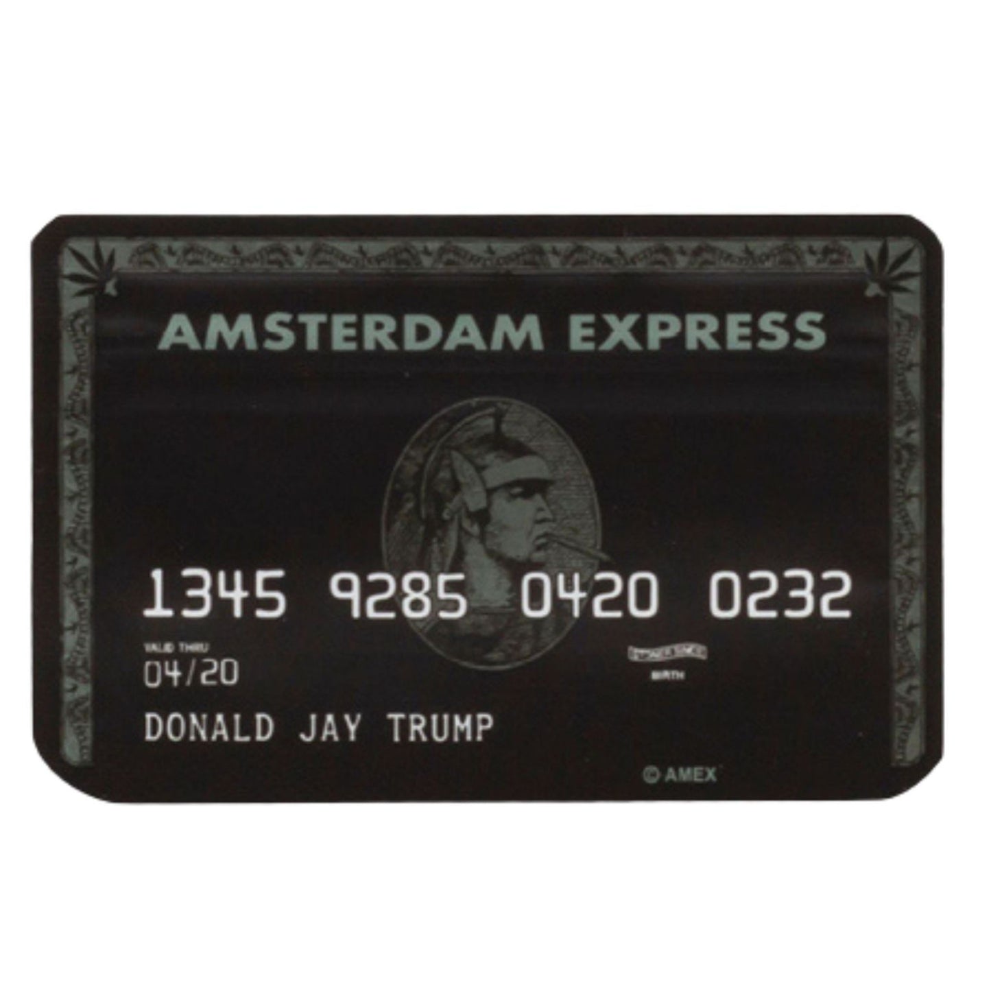 Geruchsdichter Zip-Beutel im Kreditkarten-Design mit Aufschrift "Amsterdam Express" und fiktivem Namen Donald Jay Trump