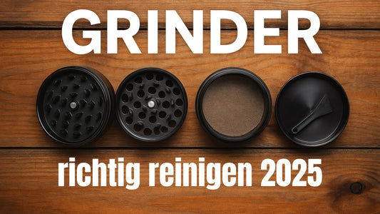 Zerlegter schwarzer Grinder mit Reinigungswerkzeug auf Holzuntergrund – Blogbanner zum Thema Grinder reinigen 2025