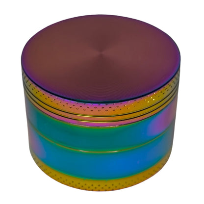 4-teiliger Grinder Rainbow mit CNC-gefrästen Zähnen, Scraper & abgeschrägtem Pollenfilter. Erhältlich in 50 mm & 40 mm Durchmesser, schillerndes Rainbow-Design.