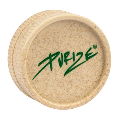 PURIZE® Bio Hanf Grinder geschlossen, in natürlicher Hanf-Optik mit grünem Logo. Nachhaltiger und biologisch abbaubarer Grinder.